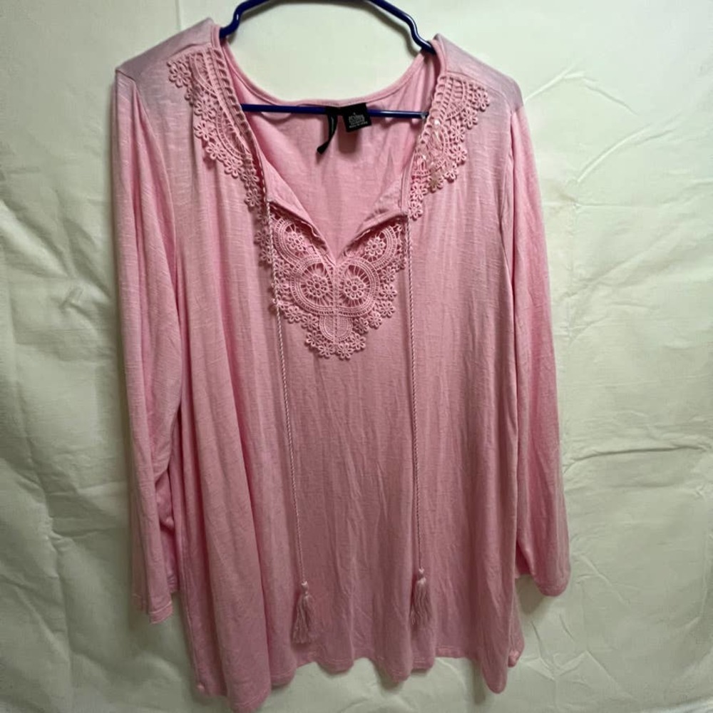 New Directions Pink Crochet Neckline Blouse - Sz Large Long Sleeve EUC